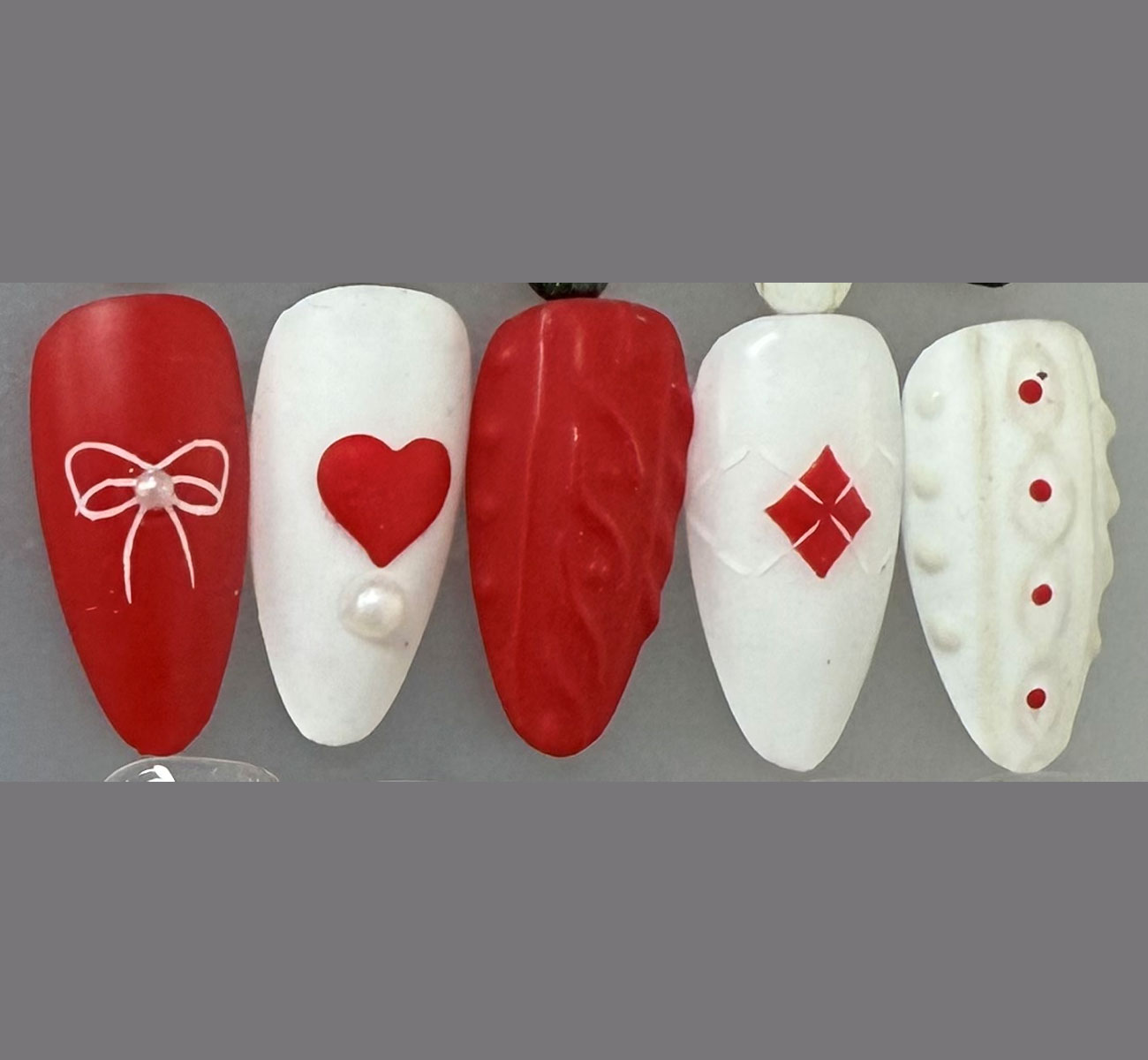 TREASURES OF LOVE NAILS